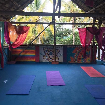Mk Gardens Surf & Yoga House Varkala Ngoại thất bức ảnh