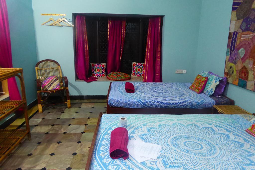 Mk Gardens Surf & Yoga House Varkala Ngoại thất bức ảnh